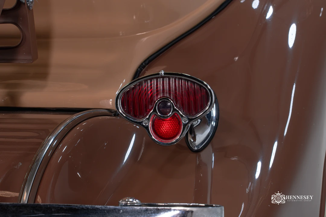 1933 LaSalle - Image 21 of 31