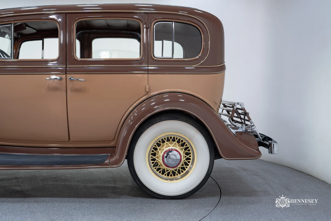 1933 LaSalle - Image 13 of 31