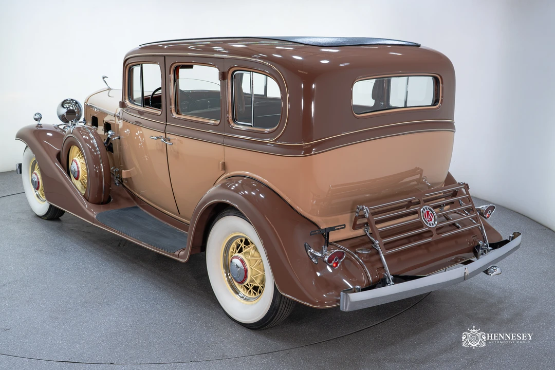 1933 LaSalle - Image 14 of 31