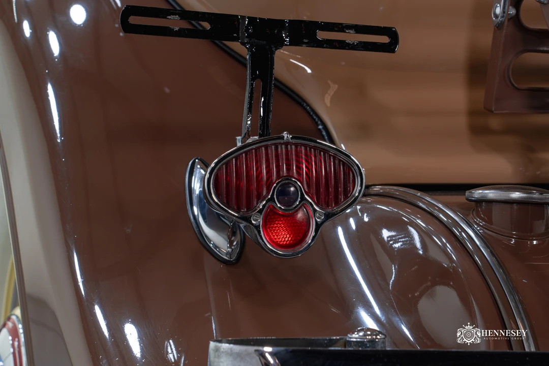 1933 LaSalle - Image 20 of 31