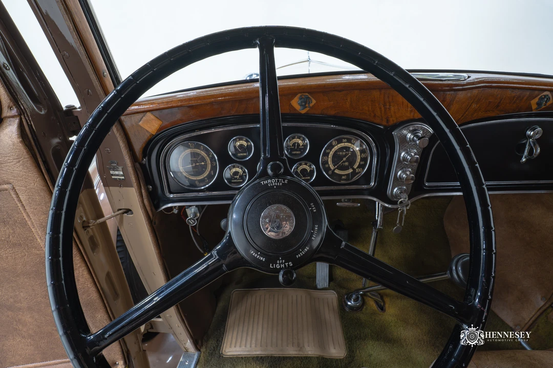 1933 LaSalle - Image 27 of 31