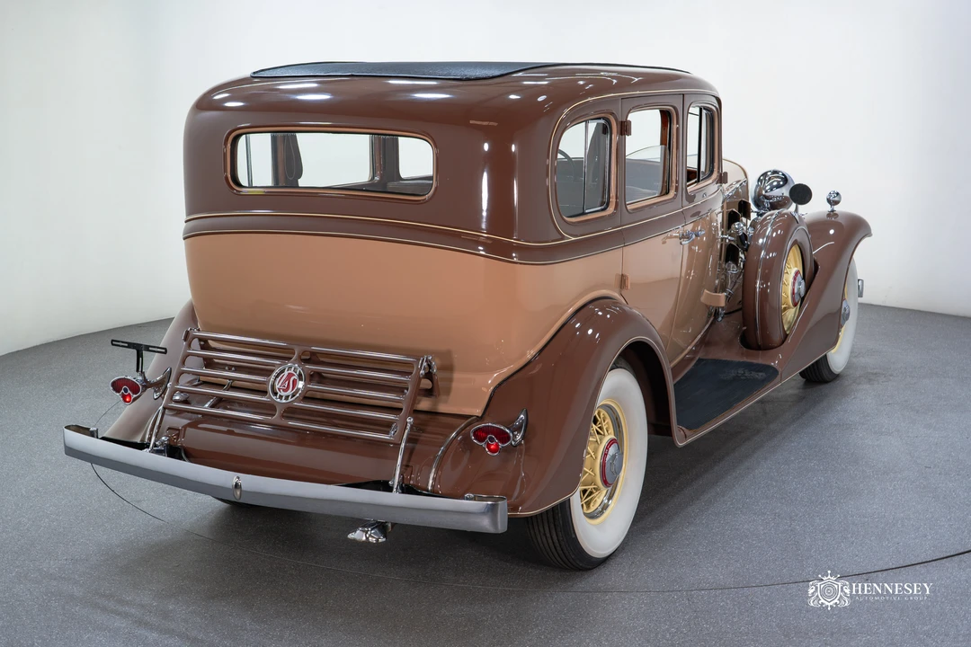 1933 LaSalle - Image 17 of 31