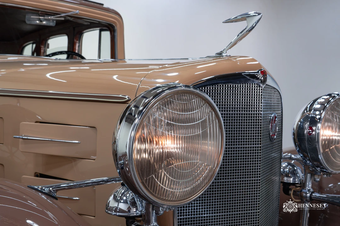 1933 LaSalle - Image 19 of 31