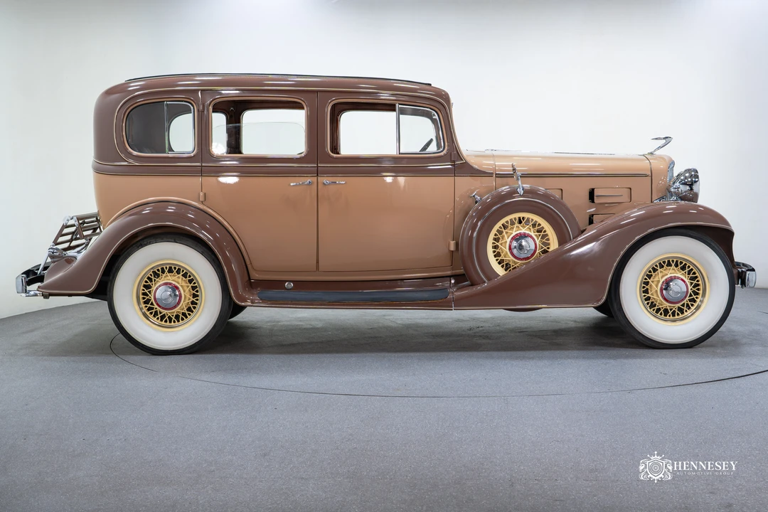 1933 LaSalle - Image 9 of 31