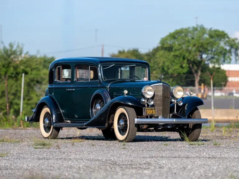 1933 LaSalle - Image 11 of 31