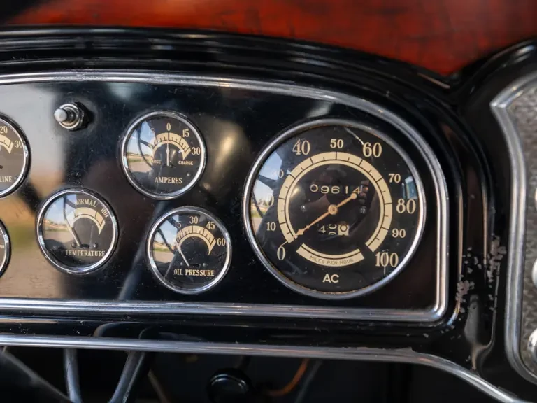 1933 LaSalle - Image 16 of 31
