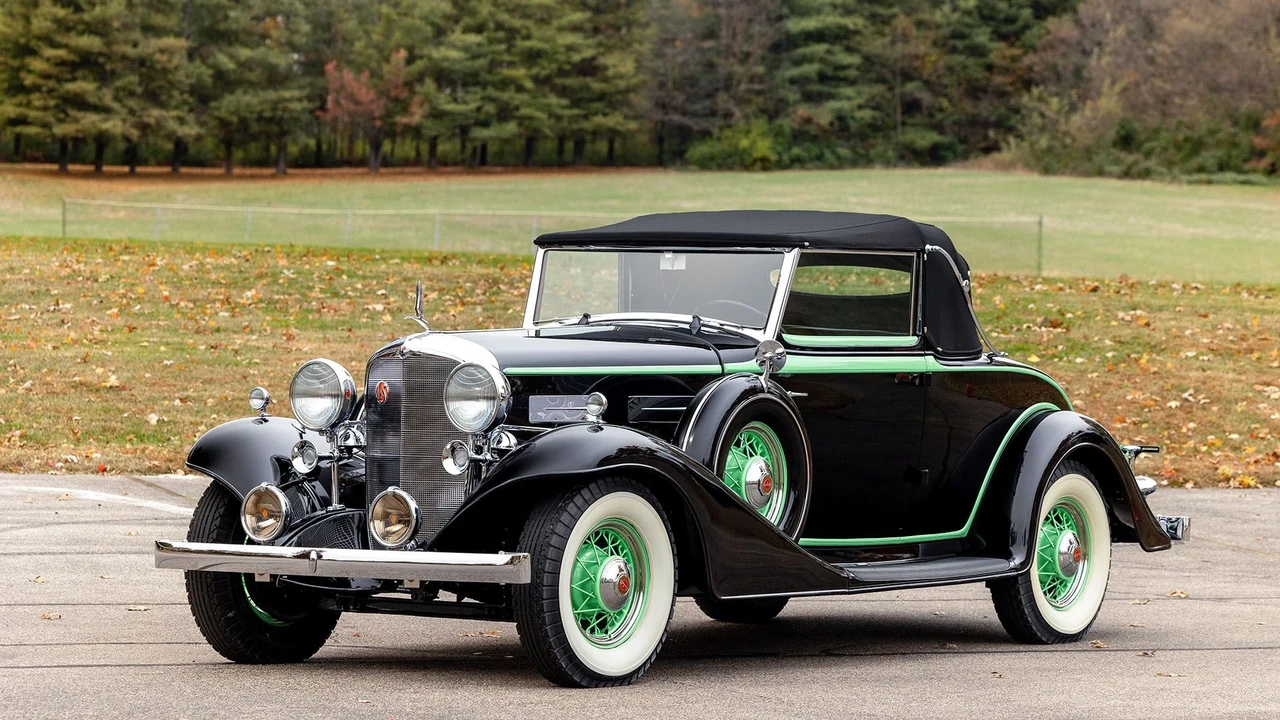 1933 LaSalle - Image 13 of 31