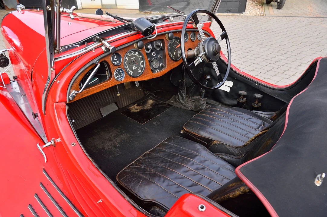 1933 Lagonda - Image 2 of 31