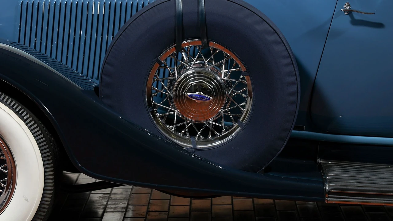 1933 Lincoln - Image 24 of 31