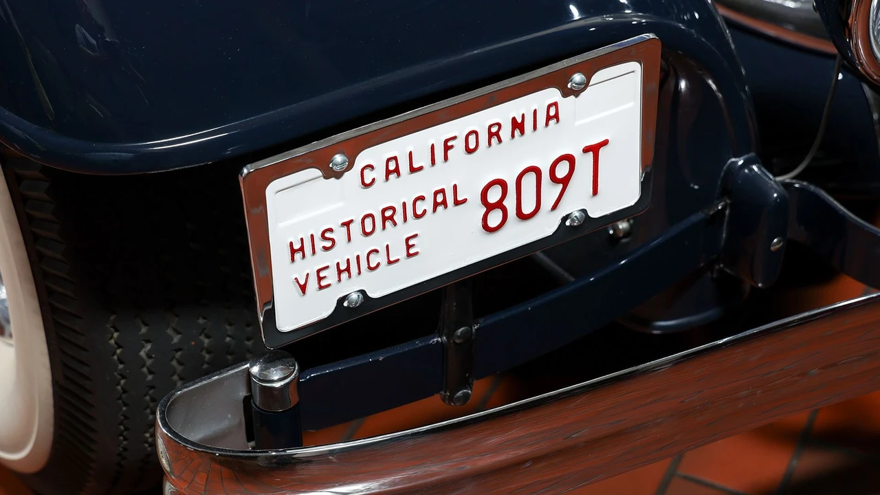 1933 Lincoln - Image 10 of 31