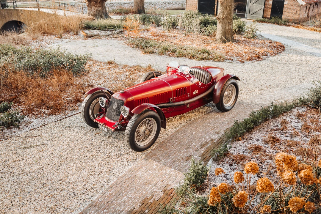 1933 Ferrari 550 Maranello - Image 17 of 31