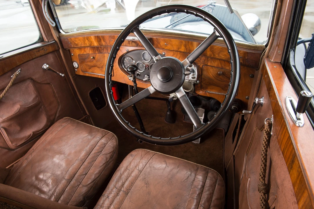 1933 Morris - Image 2 of 16