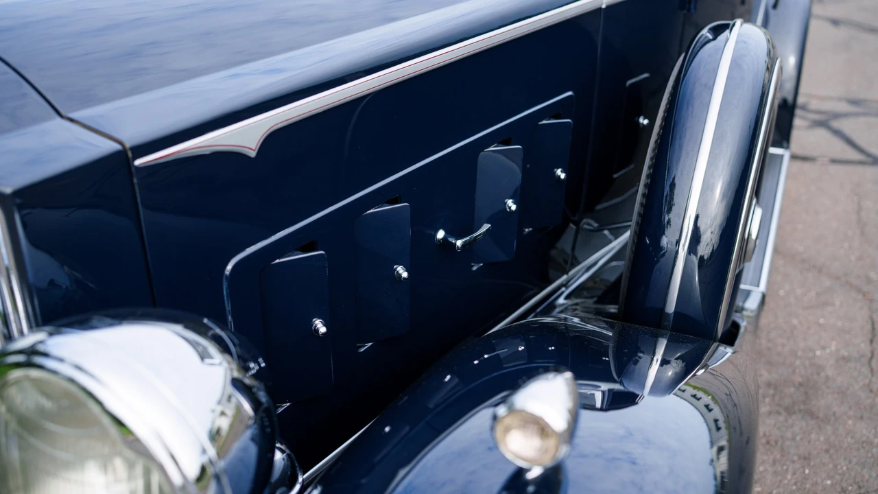 1933 Packard Eight - Image 19 of 31
