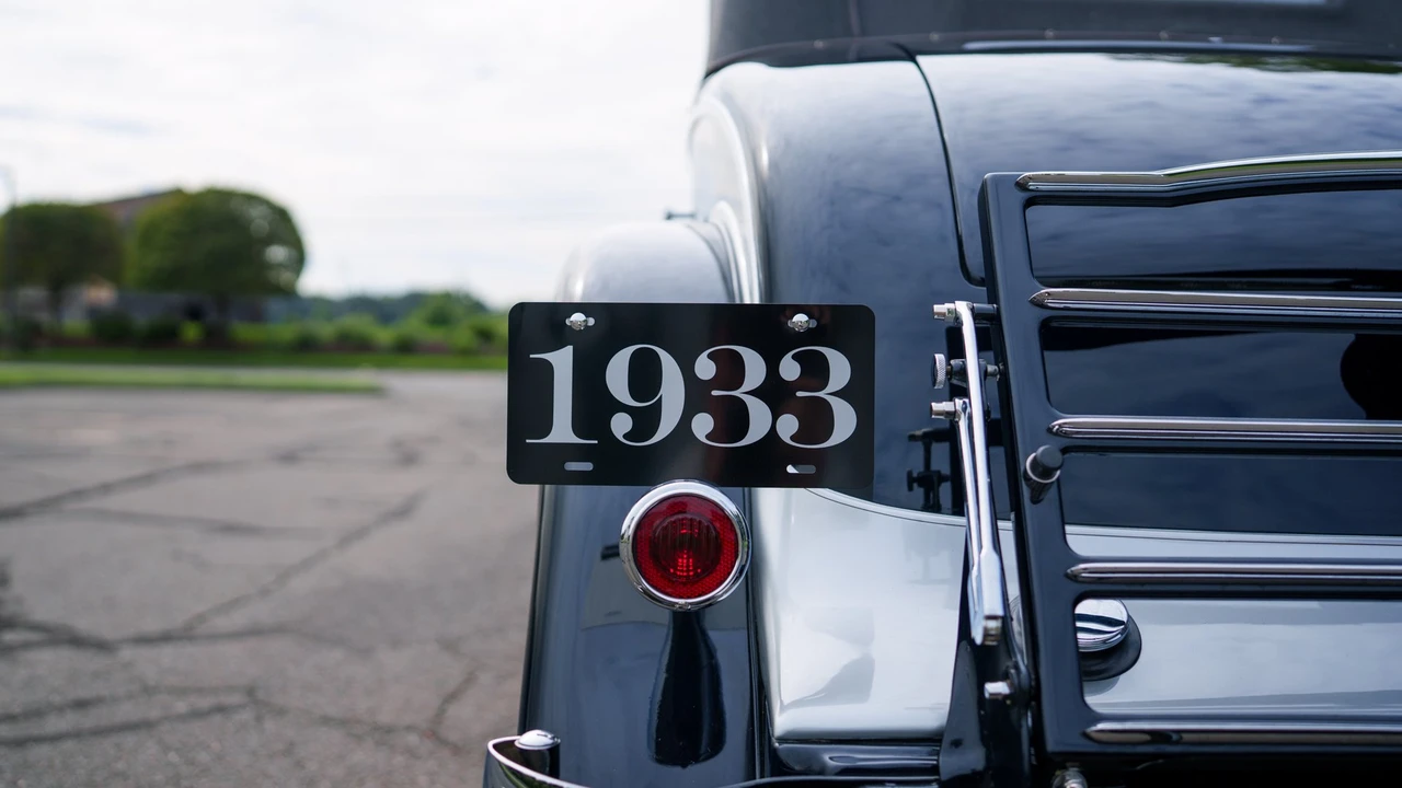 1933 Packard Eight - Image 23 of 31