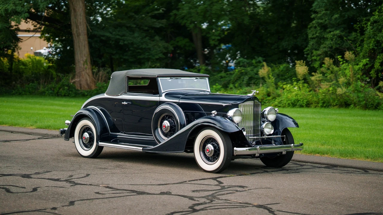 1933 Packard Eight - Image 15 of 31