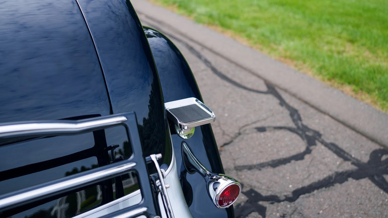 1933 Packard Eight - Image 30 of 31