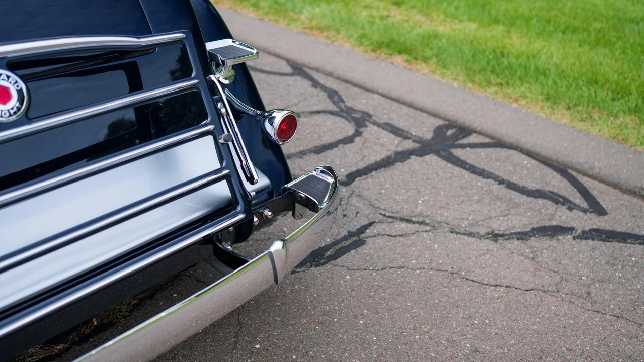 1933 Packard Eight - Image 27 of 31