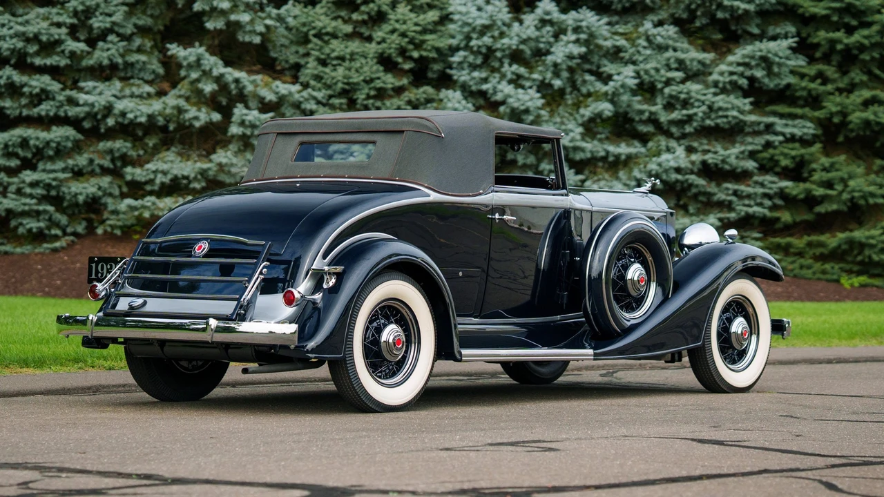 1933 Packard Eight - Image 2 of 31