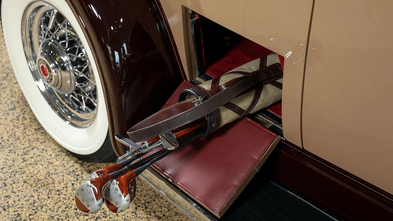 1933 Packard Eight - Image 24 of 31
