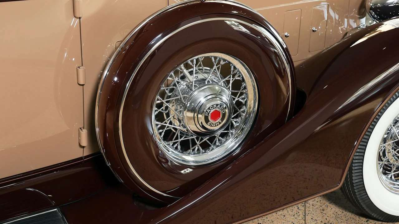 1933 Packard Eight - Image 22 of 31