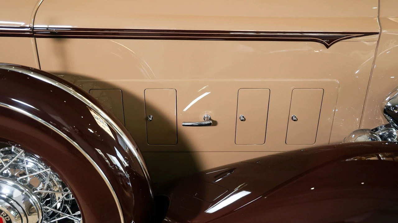 1933 Packard Eight - Image 21 of 31