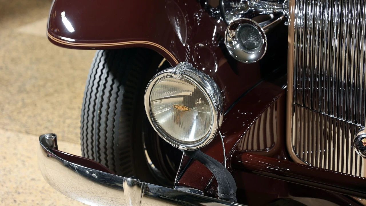 1933 Packard Eight - Image 8 of 31