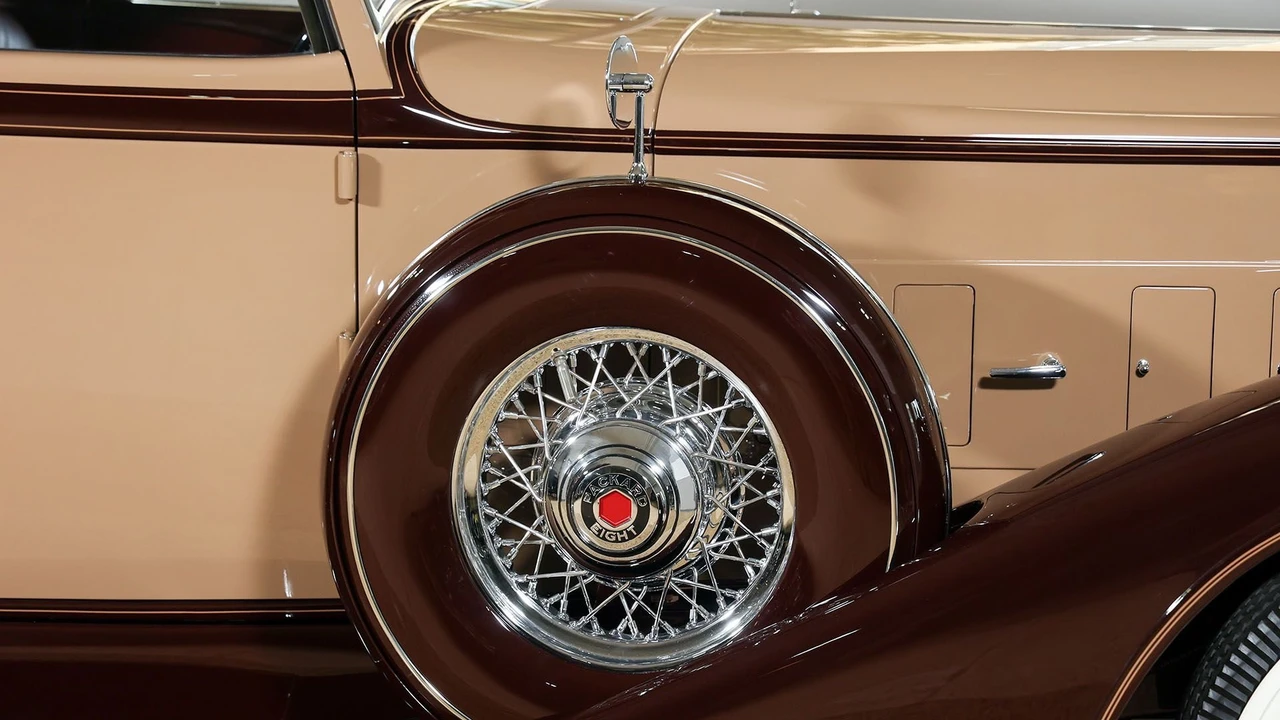 1933 Packard Eight - Image 18 of 31