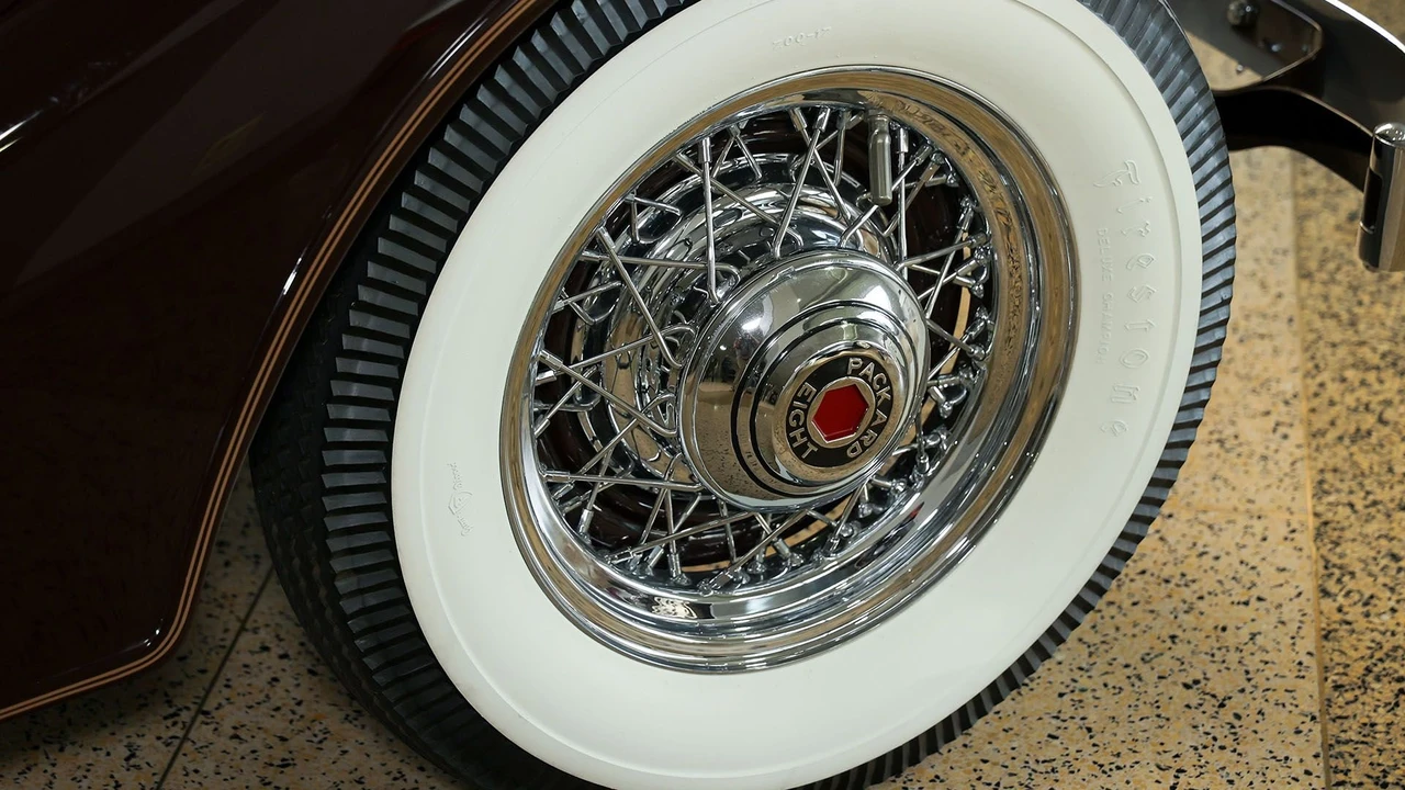 1933 Packard Eight - Image 26 of 31