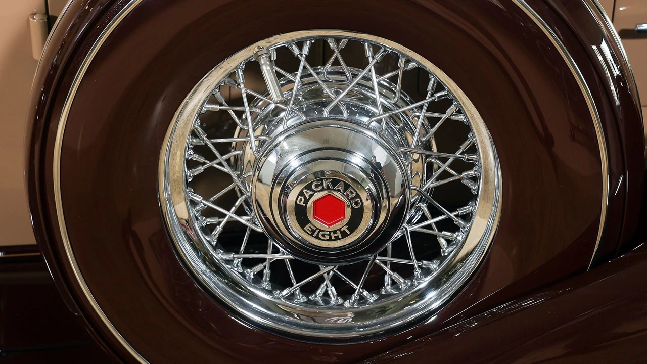 1933 Packard Eight - Image 23 of 31
