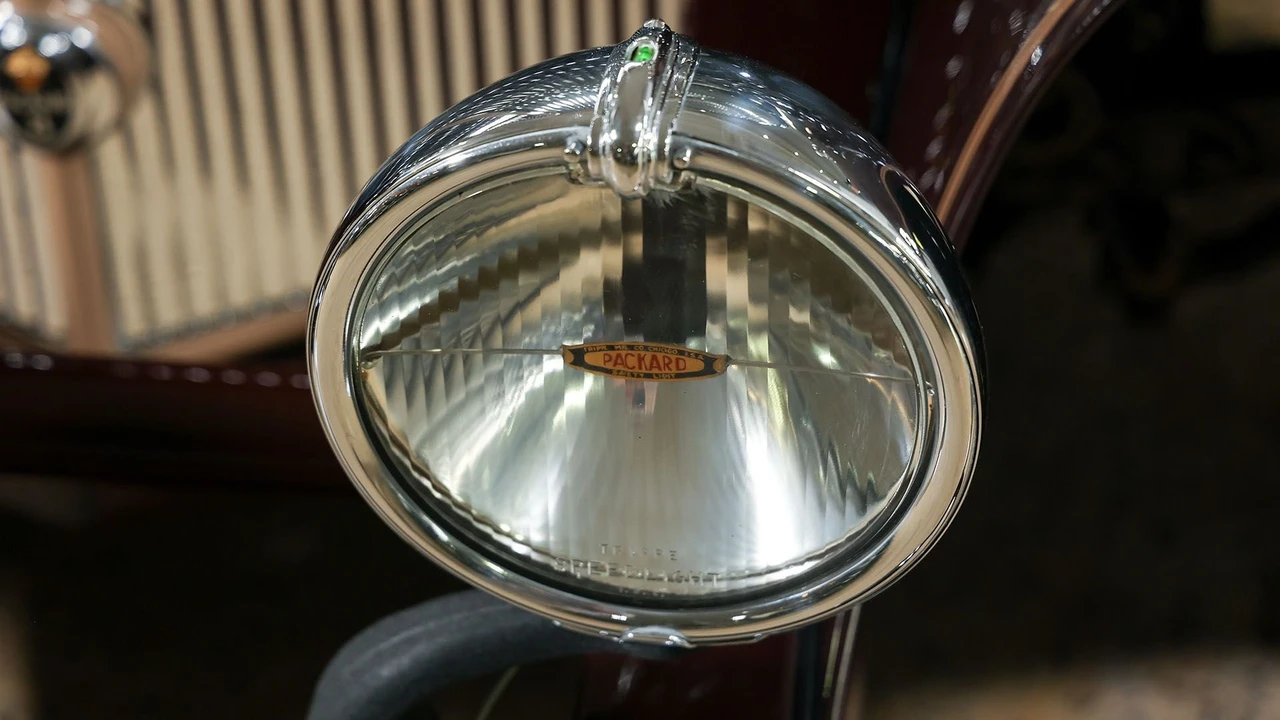 1933 Packard Eight - Image 16 of 31