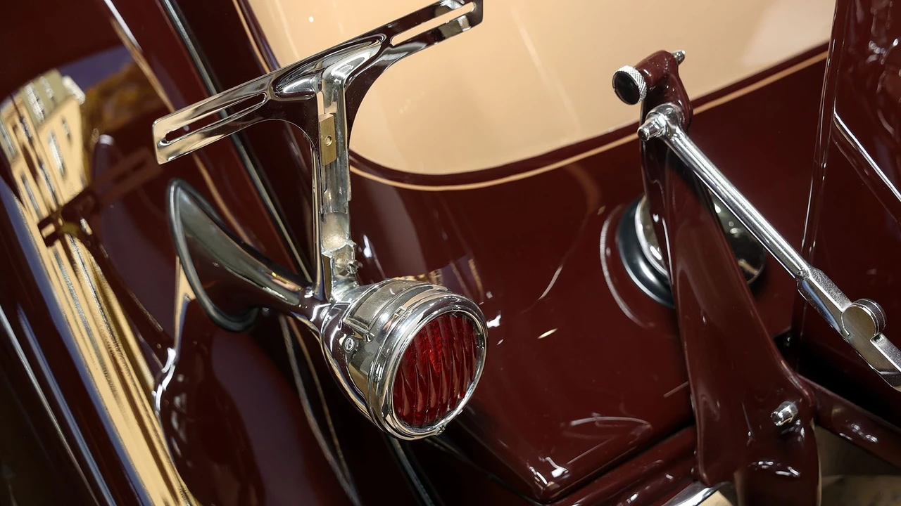1933 Packard Eight - Image 30 of 31