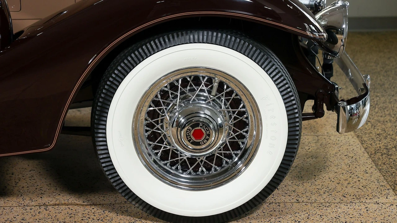 1933 Packard Eight - Image 28 of 31