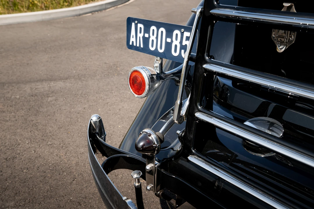 1933 Packard Eight - Image 18 of 31
