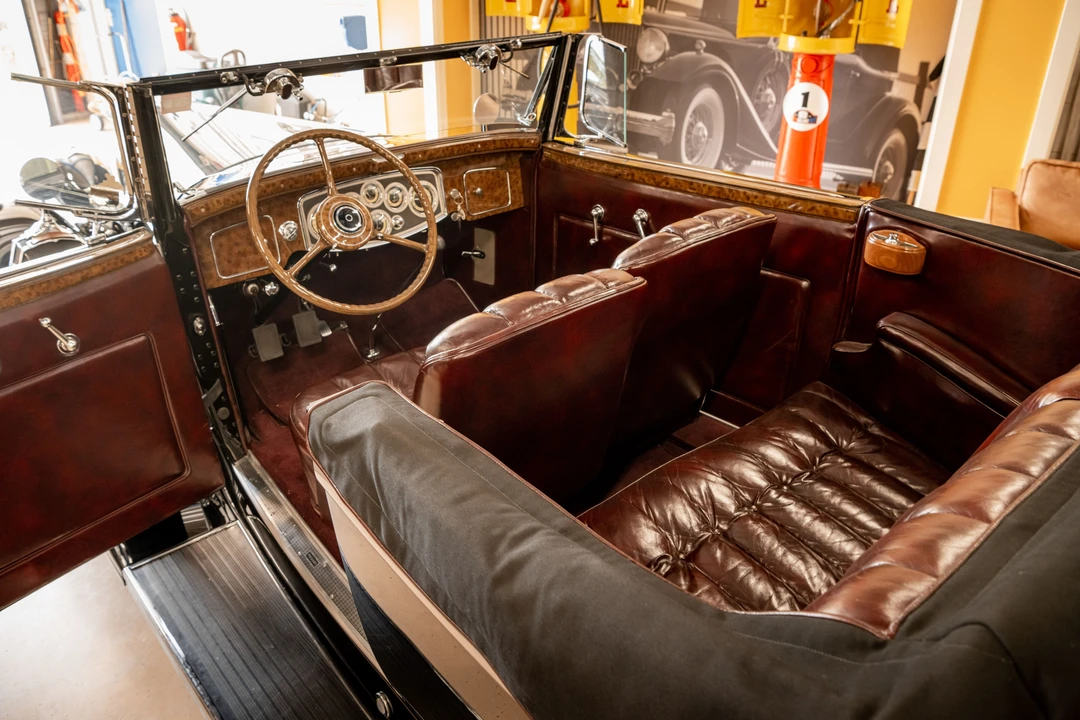 1933 Packard Eight - Image 5 of 31