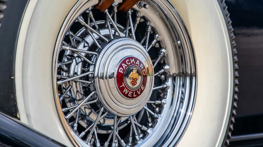 1933 Packard Twelve - Image 9 of 18