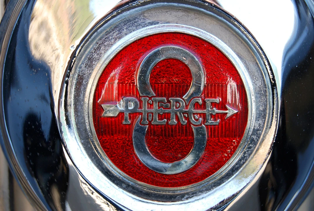 1933 Pierce-Arrow - Image 2 of 14