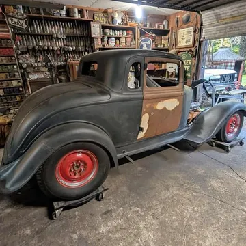 1933 Plymouth PD 5-Window Coupe