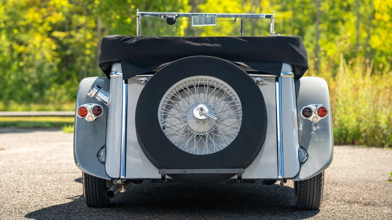1933 Rover - Image 2 of 31
