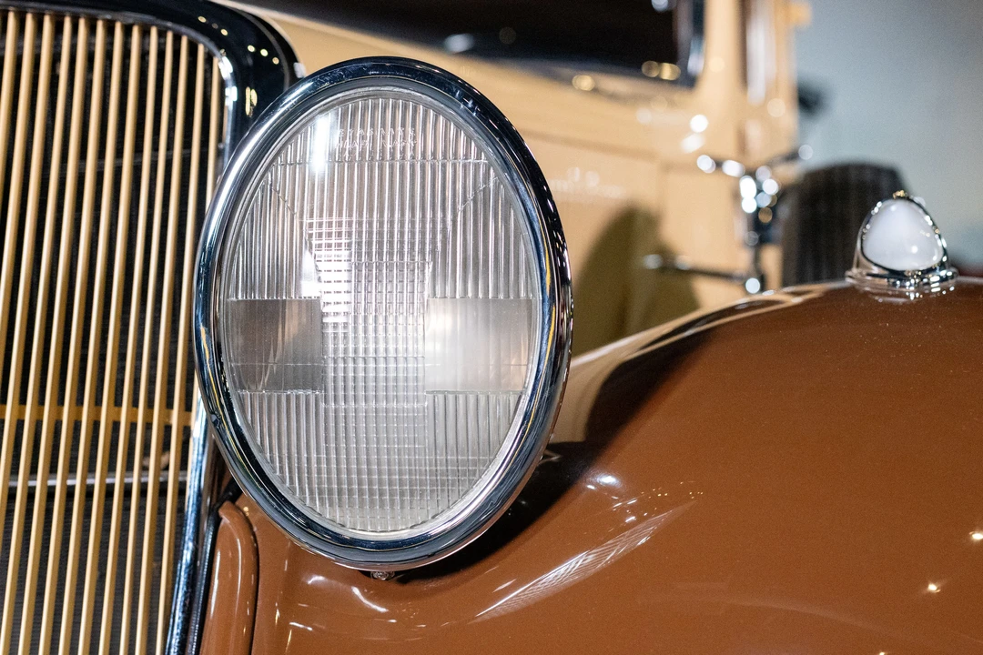1933 Studebaker Commander - Image 18 of 23