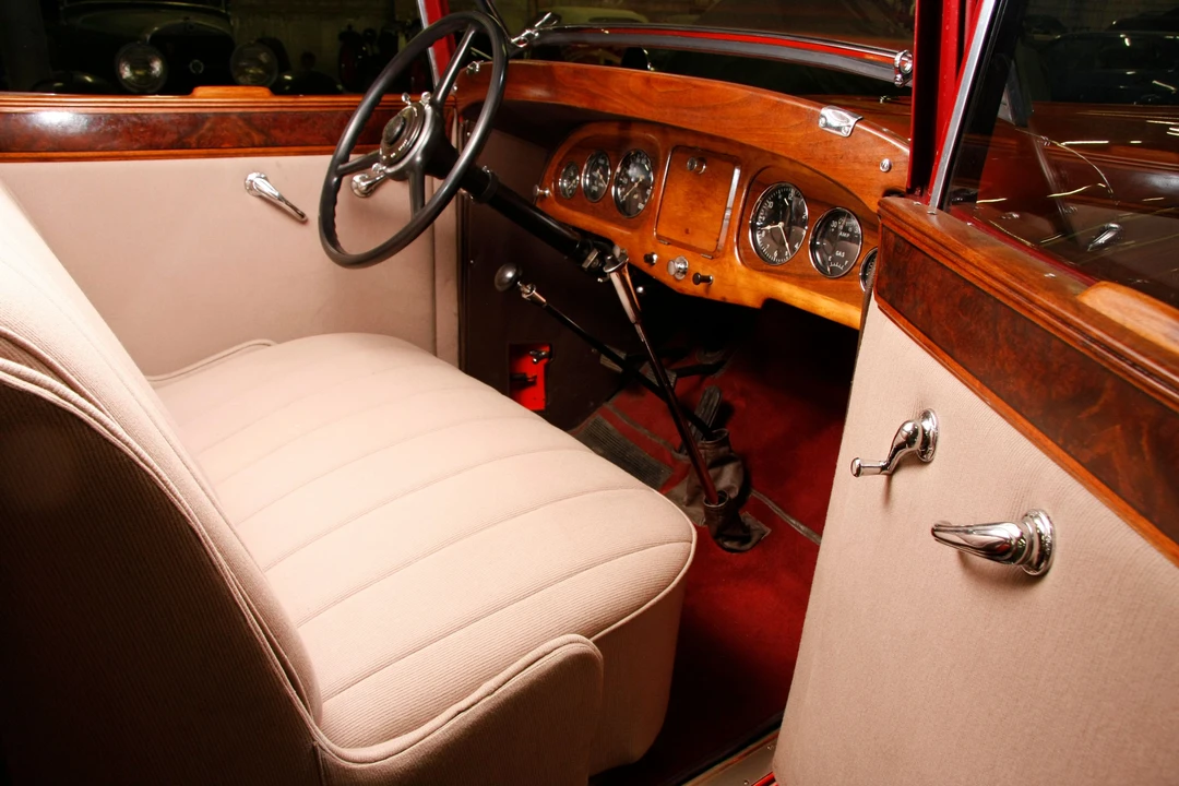 1933 Stutz Vertical Eight - Image 2 of 15