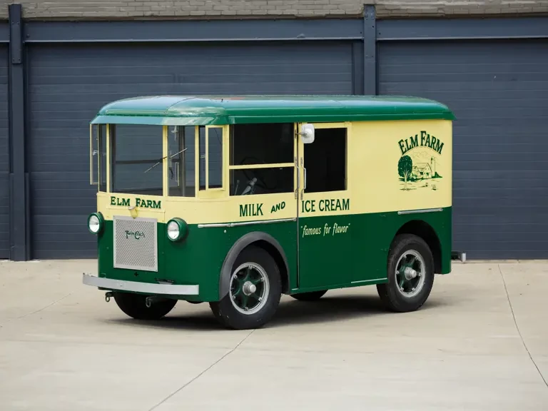 1933 Twin Coach - Image 2 of 25