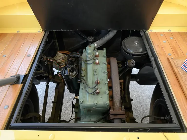 1933 Twin Coach - Image 4 of 31