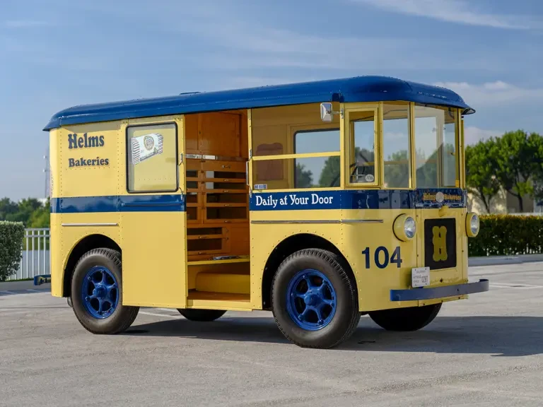 1933 Twin Coach - Image 2 of 31