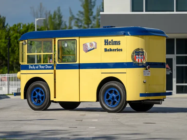 1933 Twin Coach - Image 3 of 31