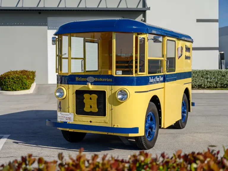 1933 Twin Coach - Image 9 of 31