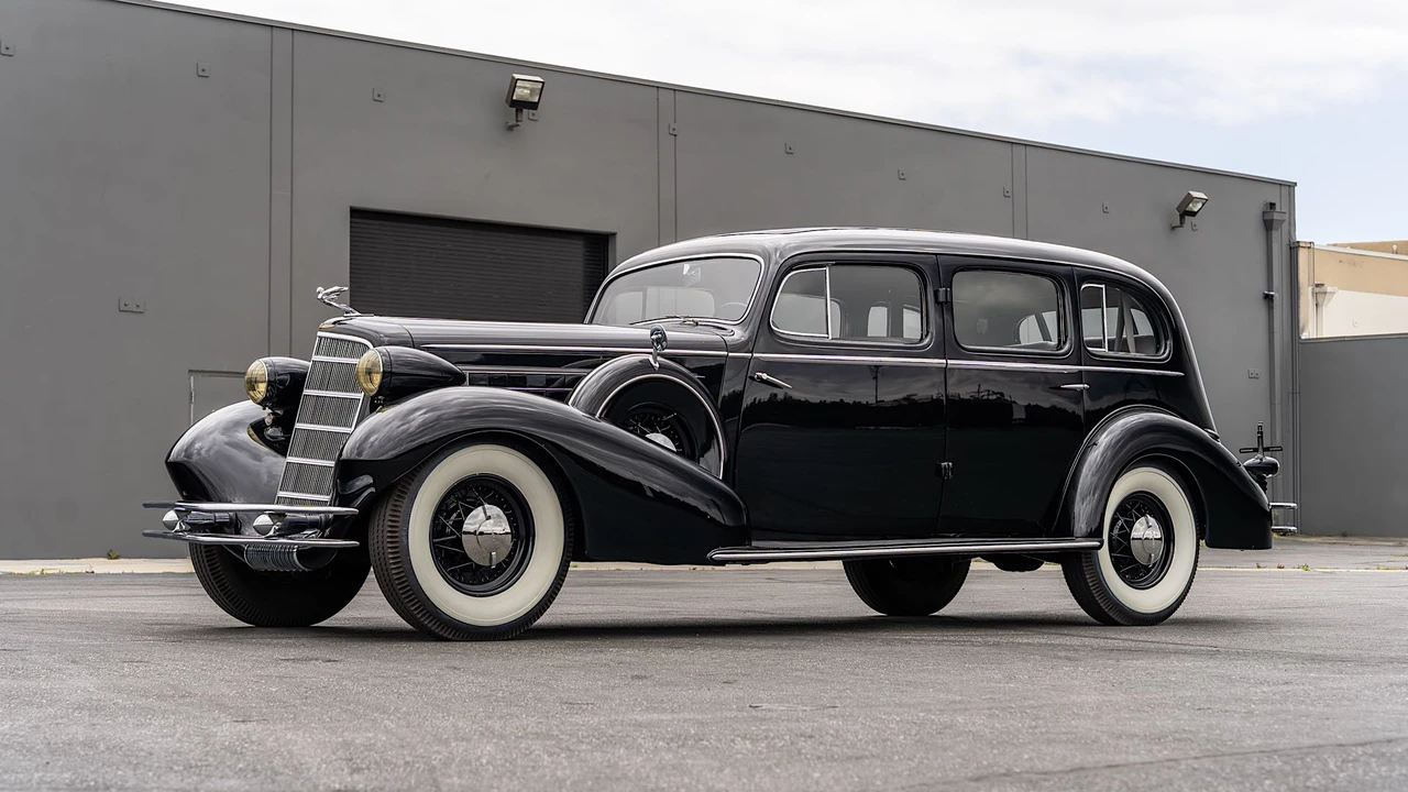 1934 Cadillac V-12 - Image 19 of 31