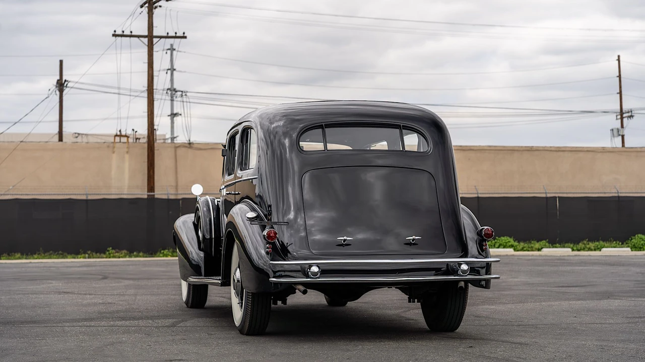 1934 Cadillac V-12 - Image 25 of 31