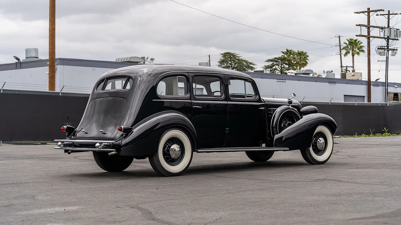 1934 Cadillac V-12 - Image 29 of 31
