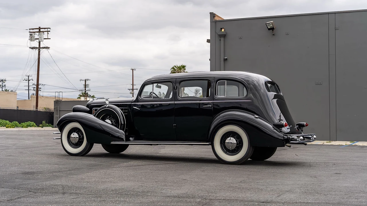 1934 Cadillac V-12 - Image 22 of 31