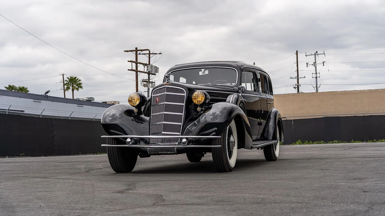 1934 Cadillac V-12 - Image 13 of 31